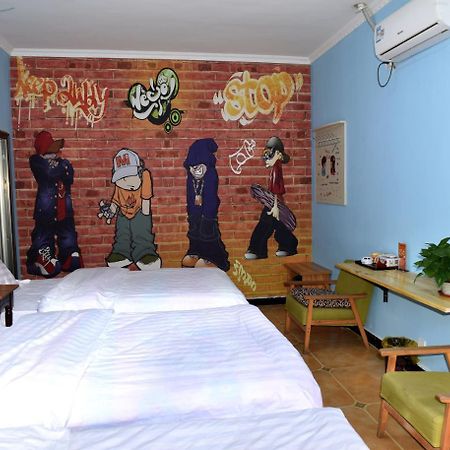 Dunhuang 8090 Guest House Extérieur photo